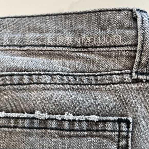 CURRENT/ELLIOT The Cropped Straight Jeans w/ Frayed Hem, Grey, 27 - Picture 6 of 10